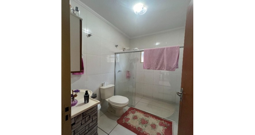 Casa à venda em Pirassununga no Bairro do Parque Clayton Malaman na Rua Acácio dos Santos Júnior