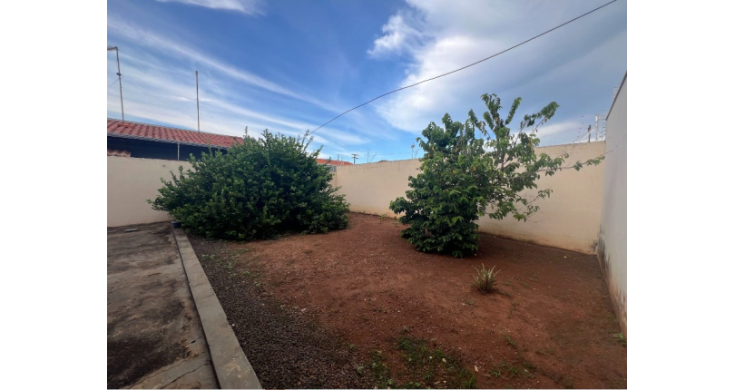 Casa à venda em Pirassununga no Bairro do Parque Clayton Malaman na Rua Acácio dos Santos Júnior