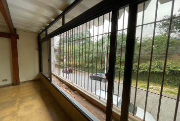 Sobrado à venda no Bairro do Parque Maria Domitila na Rua Monsenhor Castro Nery,