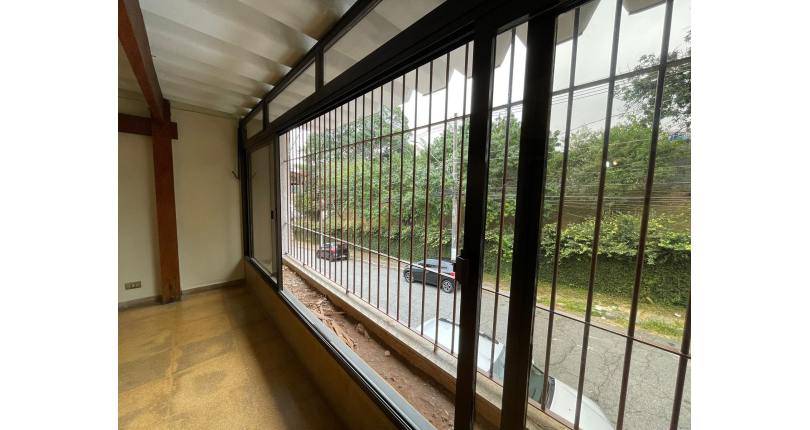 Sobrado à venda no Bairro do Parque Maria Domitila na Rua Monsenhor Castro Nery,