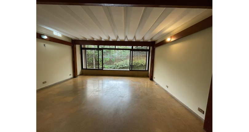 Sobrado à venda no Bairro do Parque Maria Domitila na Rua Monsenhor Castro Nery,