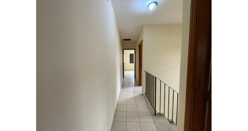 Sobrado à venda no Bairro do Parque Maria Domitila na Rua Monsenhor Castro Nery,