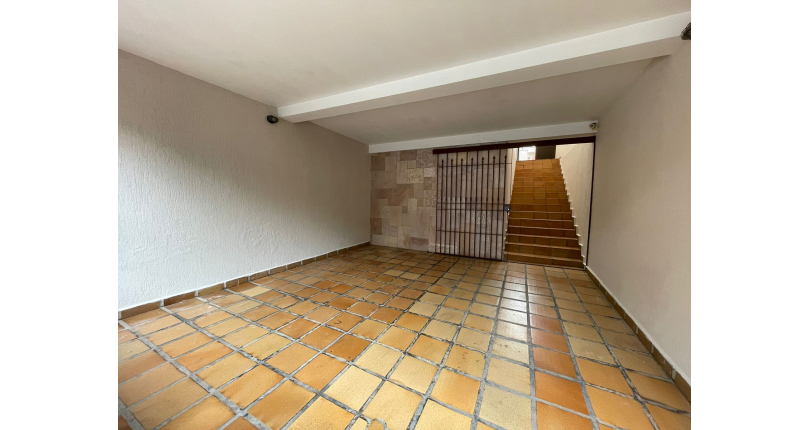 Sobrado à venda no Bairro do Parque Maria Domitila na Rua Monsenhor Castro Nery,