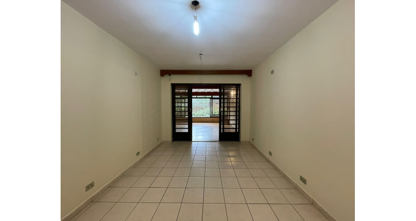 Sobrado à venda no Bairro do Parque Maria Domitila na Rua Monsenhor Castro Nery,