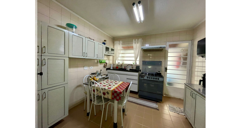 Bom Sobrado à venda no Conjunto Residencial Vista Verde na Rua Desembargador Vicente Sabino Júnior,