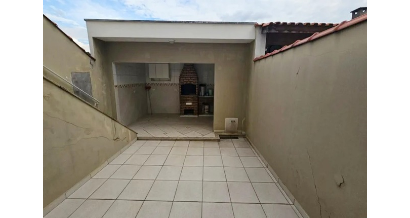 Sobrado à venda no Parque São Domingos na Rua Ibiraúna 