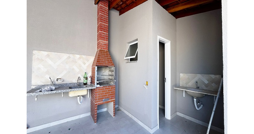 Apartamento com quintal novo à venda no Bairro da Vila Mangalot na Rua Doutor Azor Montenegro 145