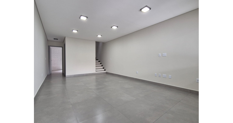  Sobrado novo à Venda no Bairro do Parque Maria Domitila na Rua Antônio Félix Pacheco