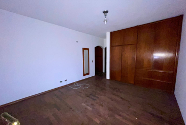 Casa Térrea à venda no Bairro do Parque São Domingos na Rua Artur Bastos