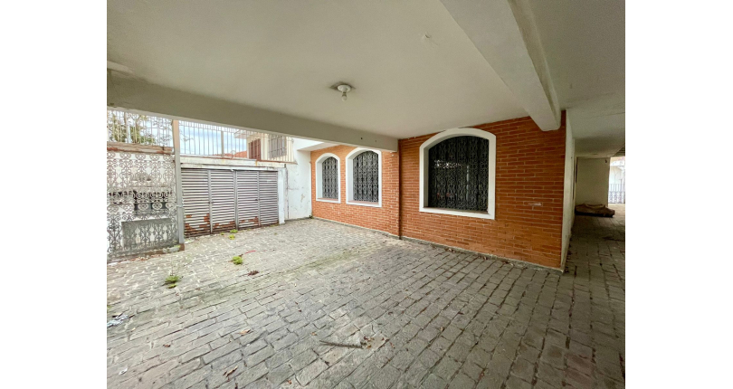 Casa Térrea à venda no Bairro do Parque São Domingos na Rua Artur Bastos