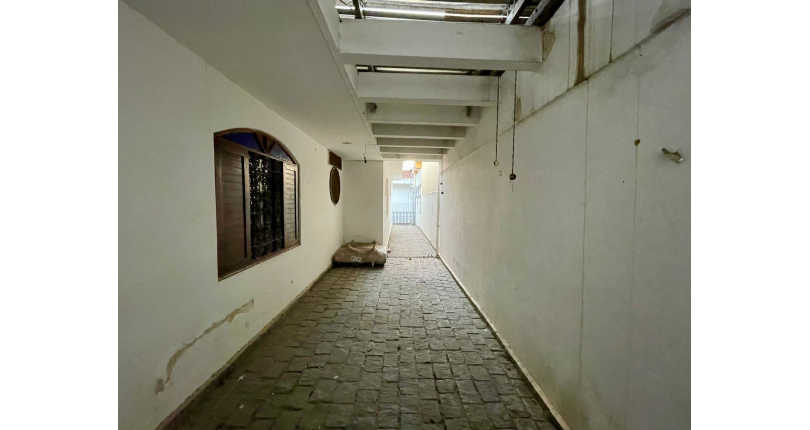 Casa Térrea à venda no Bairro do Parque São Domingos na Rua Artur Bastos