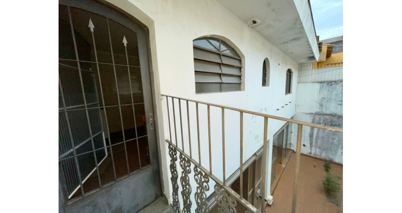 Casa Térrea à venda no Bairro do Parque São Domingos na Rua Artur Bastos