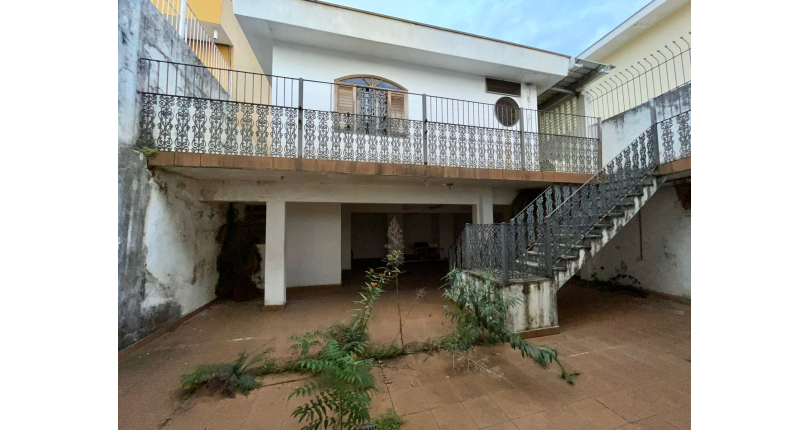 Casa Térrea à venda no Bairro do Parque São Domingos na Rua Artur Bastos