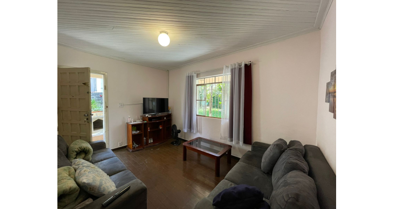 Casa à venda no Bairro da Vila Chica Luisa na Rua Ivacatinga