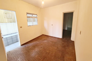 Casa para renda à venda no Bairro do Jardim Líbano na Rua Adalberto Kurt