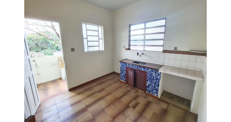 Casa para renda à venda no Bairro do Jardim Líbano na Rua Adalberto Kurt