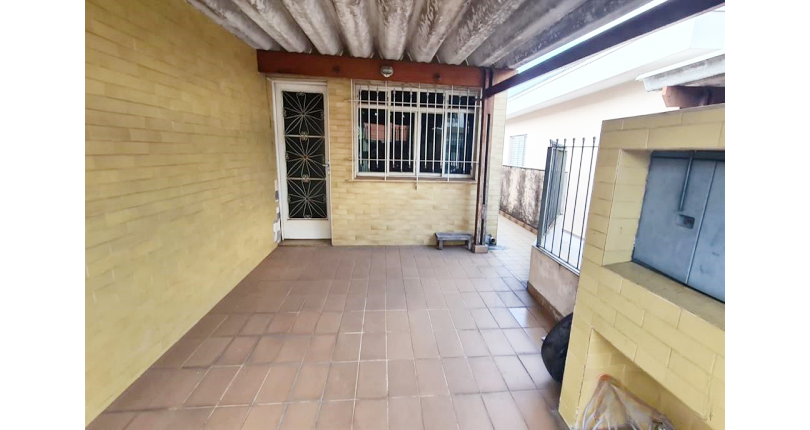 Casa para renda à venda no Bairro do Jardim Líbano na Rua Adalberto Kurt