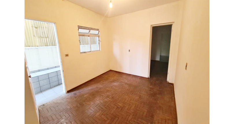 Casa para renda à venda no Bairro do Jardim Líbano na Rua Adalberto Kurt