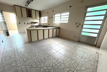 Sobrado à venda em Osasco no Bairro da Ayrosa na Rua Bariri