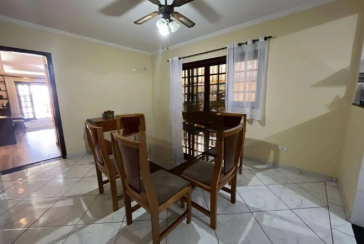 Sobrado à venda no Bairro do Parque São Domingos na Rua Waltrudes Correa