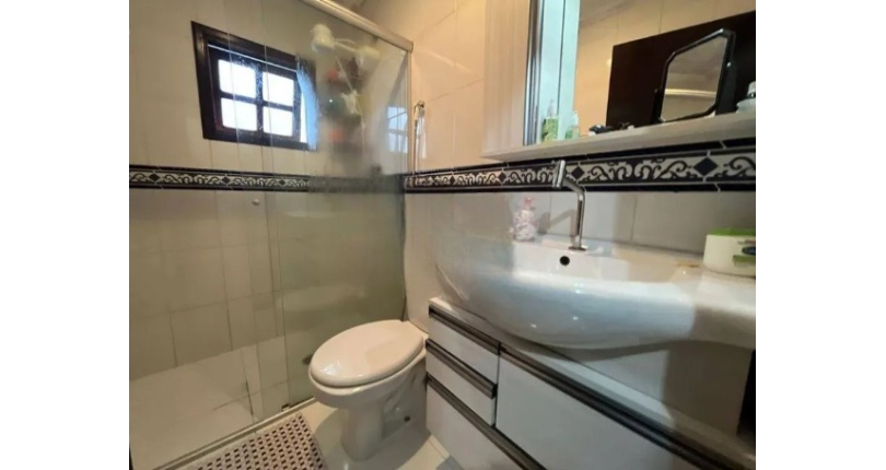 Sobrado à venda no Bairro do Parque São Domingos na Rua Waltrudes Correa