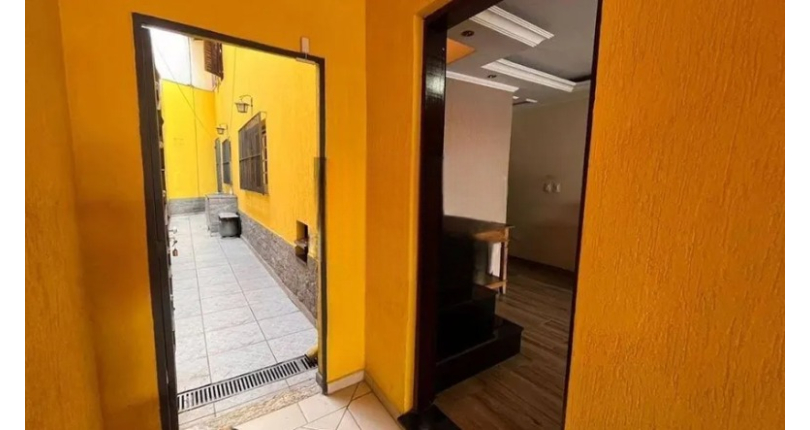 Sobrado à venda no Bairro do Parque São Domingos na Rua Waltrudes Correa