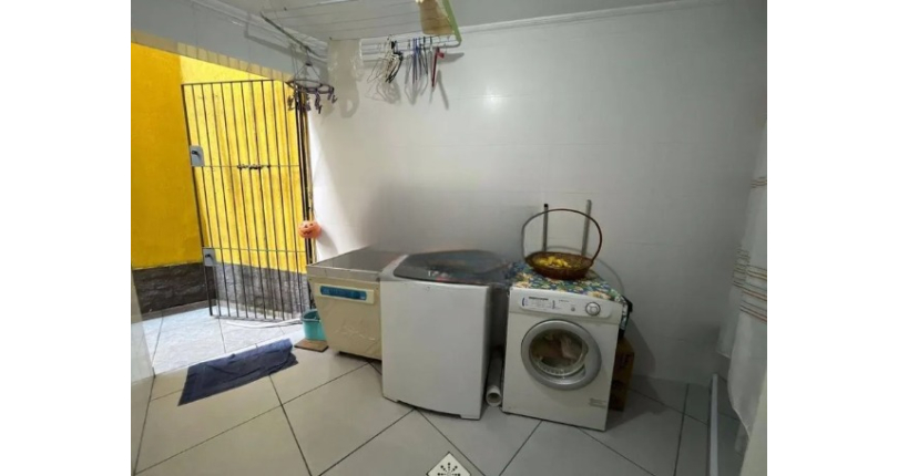 Sobrado à venda no Bairro do Parque São Domingos na Rua Waltrudes Correa