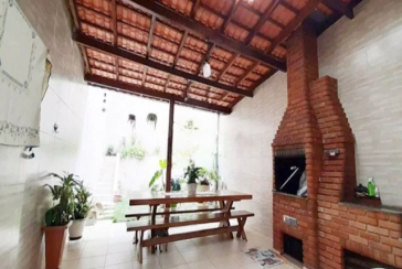 Sobrado à venda no Bairro do Jardim Líbano na Rua Maestro João de Souza Lima