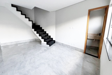 BELO Sobrado novo à venda no Bairro do Parque São Domingos na Avenida Joaquim de Magalhães 157