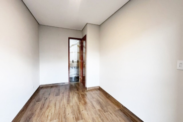 BELO Sobrado novo à venda no Bairro do Parque São Domingos na Avenida Joaquim de Magalhães 157