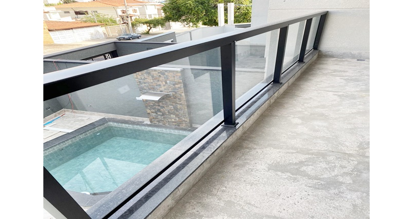 BELO Sobrado novo à venda no Bairro do Parque São Domingos na Avenida Joaquim de Magalhães 157