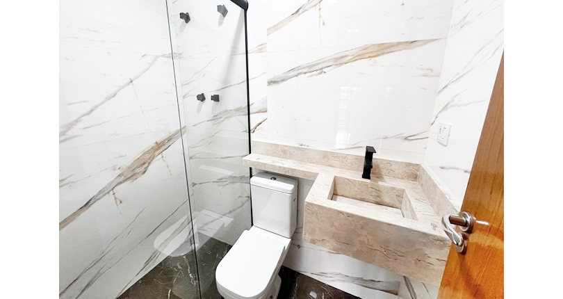 BELO Sobrado novo à venda no Bairro do Parque São Domingos na Avenida Joaquim de Magalhães 157