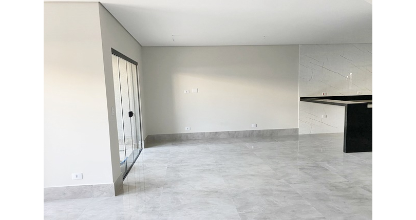 BELO Sobrado novo à venda no Bairro do Parque São Domingos na Avenida Joaquim de Magalhães 157