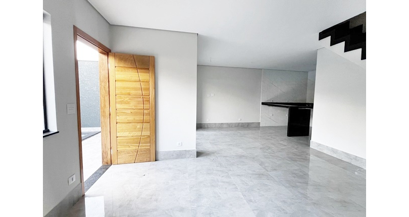 BELO Sobrado novo à venda no Bairro do Parque São Domingos na Avenida Joaquim de Magalhães 157