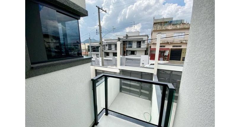 BELO Sobrado novo à venda no Bairro do Jardim Maristela no Rua Horácio Romeu 247