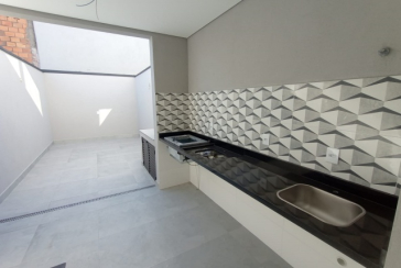 Lindo Sobrado novo à venda no Bairro do Jardim Maristela no Rua Adriano Ariani 40,