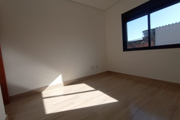 Lindo Sobrado novo à venda no Bairro do Jardim Maristela no Rua Adriano Ariani 40,