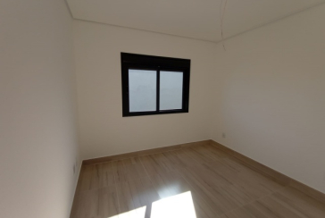 Lindo Sobrado novo à venda no Bairro do Jardim Maristela no Rua Adriano Ariani 40,