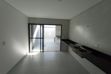 Lindo Sobrado novo à venda no Bairro do Jardim Maristela no Rua Adriano Ariani 40,