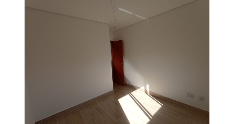 Lindo Sobrado novo à venda no Bairro do Jardim Maristela no Rua Adriano Ariani 40,