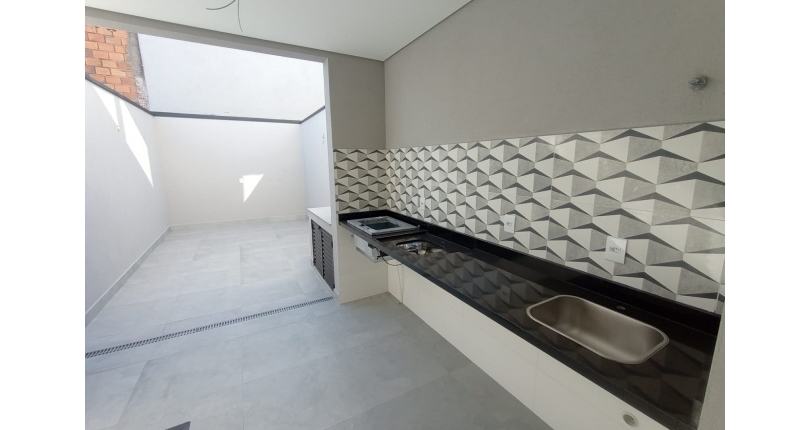 Lindo Sobrado novo à venda no Bairro do Jardim Maristela no Rua Adriano Ariani 40,