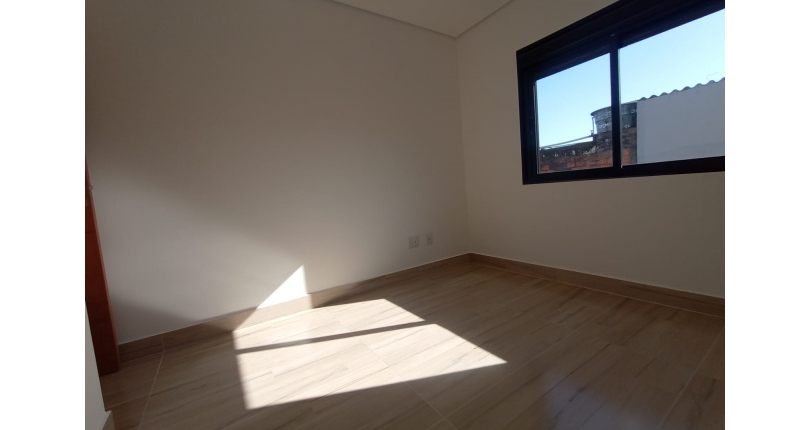 Lindo Sobrado novo à venda no Bairro do Jardim Maristela no Rua Adriano Ariani 40,