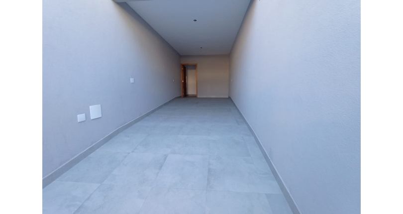 Lindo Sobrado novo à venda no Bairro do Jardim Maristela no Rua Adriano Ariani 40,