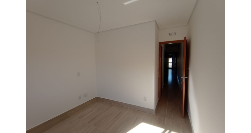 Lindo Sobrado novo à venda no Bairro do Jardim Maristela no Rua Adriano Ariani 40,