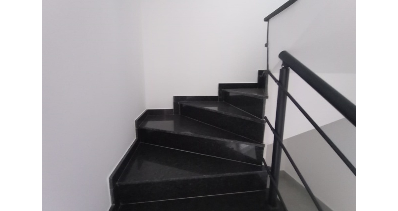 Lindo Sobrado novo à venda no Bairro do Jardim Maristela no Rua Adriano Ariani 40,