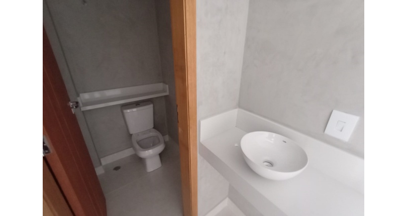 Lindo Sobrado novo à venda no Bairro do Jardim Maristela no Rua Adriano Ariani 32,