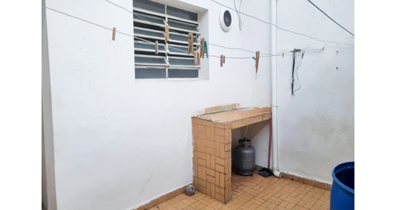 Sobrado à venda no Bairro do Jardim Mangalot na Rua George Samuel,