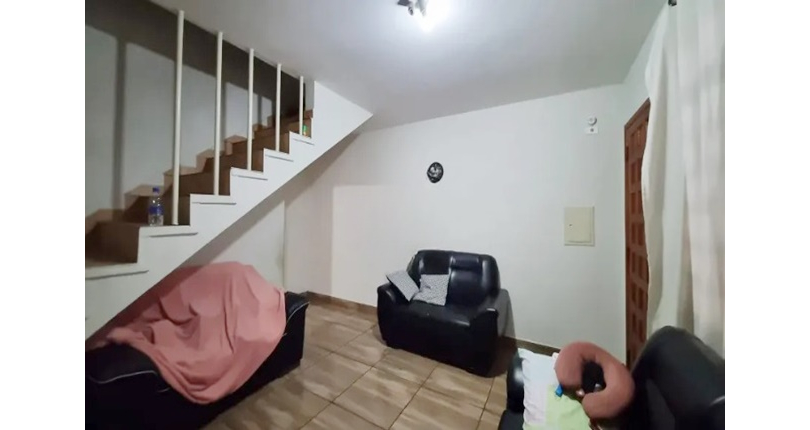 Sobrado à venda no Bairro do Jardim Mangalot na Rua George Samuel,