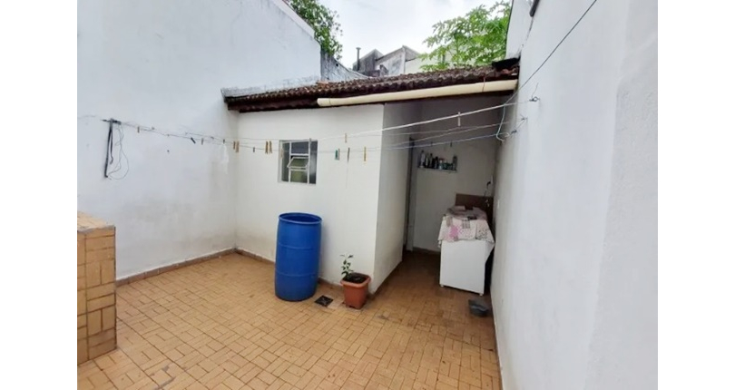 Sobrado à venda no Bairro do Jardim Mangalot na Rua George Samuel,