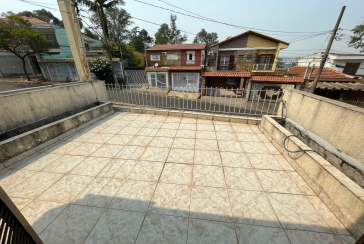 Sobrado à venda no Bairro do Parque São Domingos na Rua Doutor Odon Carlos de Figueiredo Ferraz